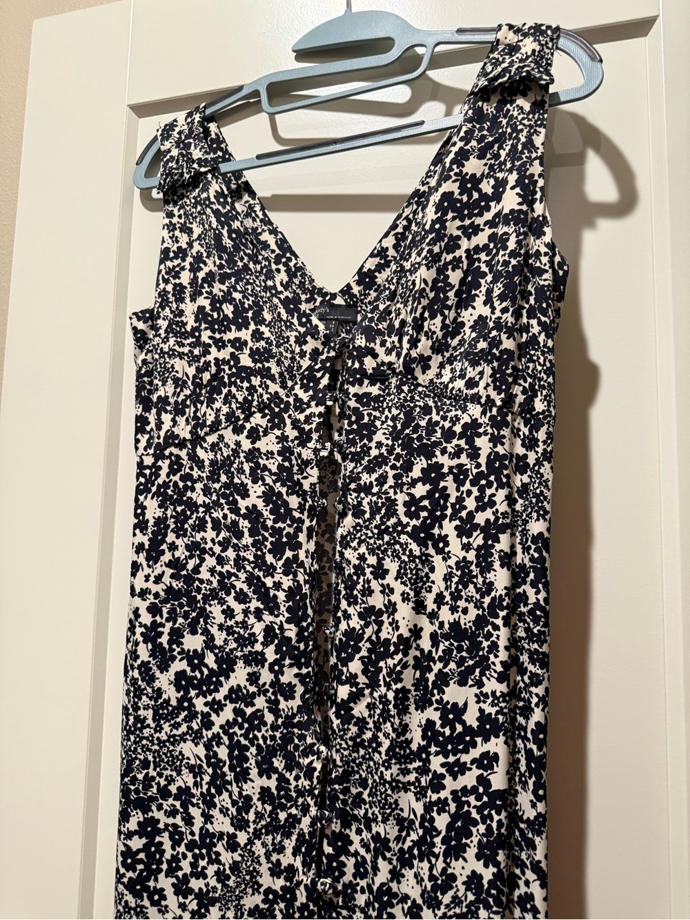 Sleeveless Black & White Floral Midi Dress with V-Neck